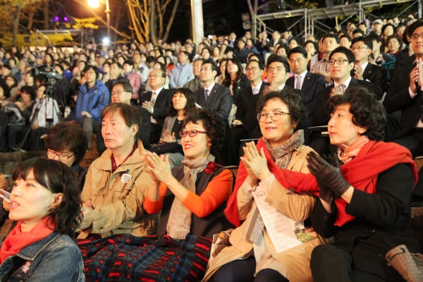 에베소광장 음악회를 찾은 광림교회 성도들