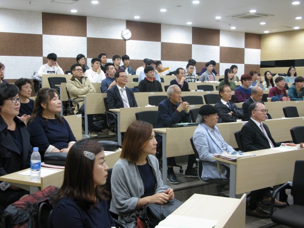 미래교회연구원 세미나에 참석한 관계자들.