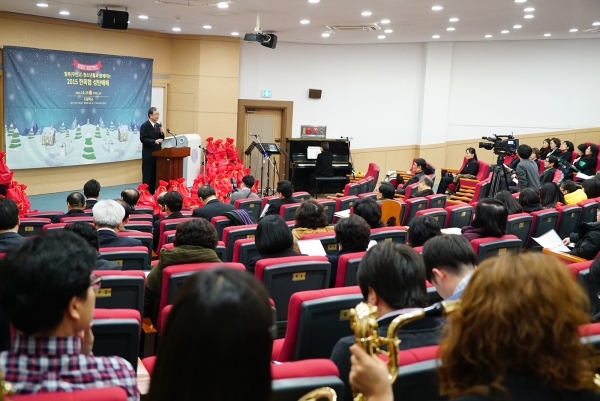 한국기독교목회자협의회(대표회장 김경원 목사, 이하 한목협)가 탈북(무연고) 청소년들과 함께 성탄예배를 드렸다