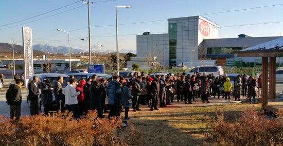 익산시기독교연합회(회장 문영만 목사, 익기연)와 전북기독교연합회(회장 김상기 목사, 전북연)가 17일 할랄식품 반대 특별기도회 및 반대 집회