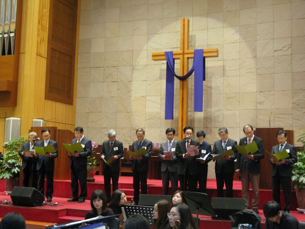 한국교회 목회자들이 독립선언문을 교독하고 있다.
