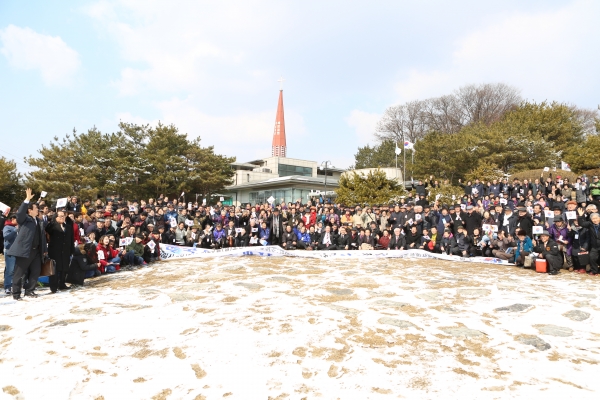 한국기독교원로목회자후원회가 제암리 3.1운동 순국기념관에서 원로목회자 특별기도회를 가졌다.