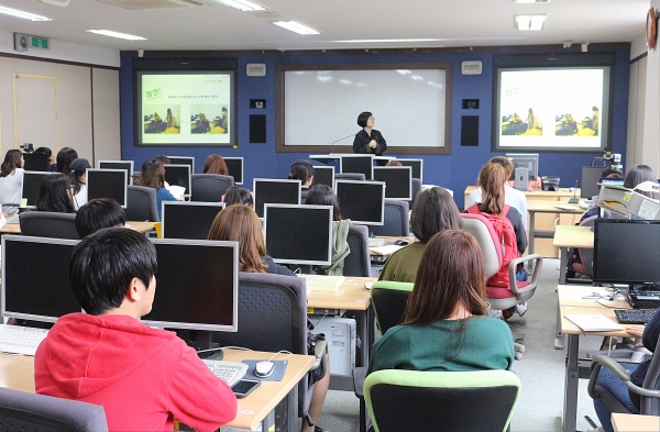 교육에 참가한 장애학생 도우미 선발자들(1)