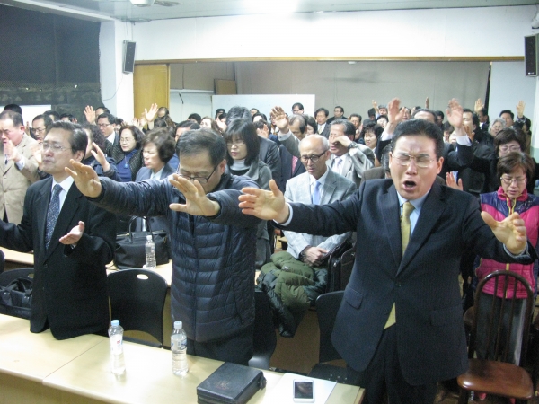 29일 낮 기하성 서대문 총회 화합을 원하는 이들이 모여 서대문 총회회관에서 '교단 화합을 위한 미스바 기도성회'를 개최했다.