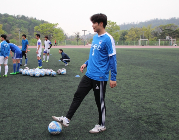 고된 훈련 가운데에서도 신앙과 학업을 결코 놓지 않았던 이요한 선수. 그런 그가 하나님의 영광을 크게 드러내 보기를 기대해 본다.