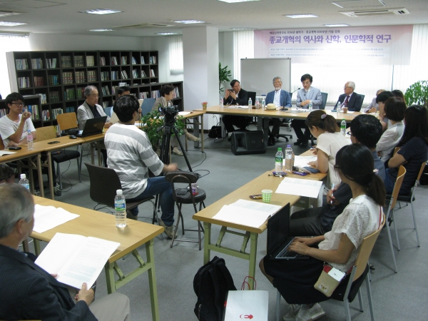 혜암신학연구소 2016년 봄학기 종교개혁 500주년 기념 강좌 4번째 시간이 27일 낮 혜암신학연구소 안암동 도서관에서 열렸다.