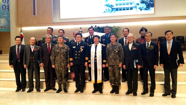 지난 8일 오후 7시 육해공군 본부교회에서 한국군종목사단 주관으로 '제24대 황성준 목사 제25대 이정우 목사 한국군종목사단장 이취임 감사예배'가 열렸다.