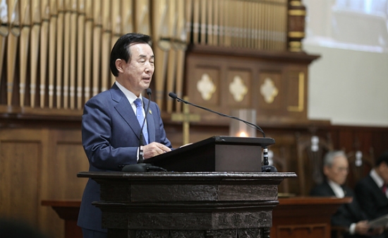  예장합동 김선규 총회장이 한교총 출범 감사예배에서 설교를 하고 있는 모습.