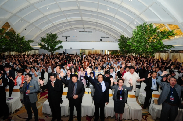 '태국 축복과 기적의 대성회'에 참석한 성도들.