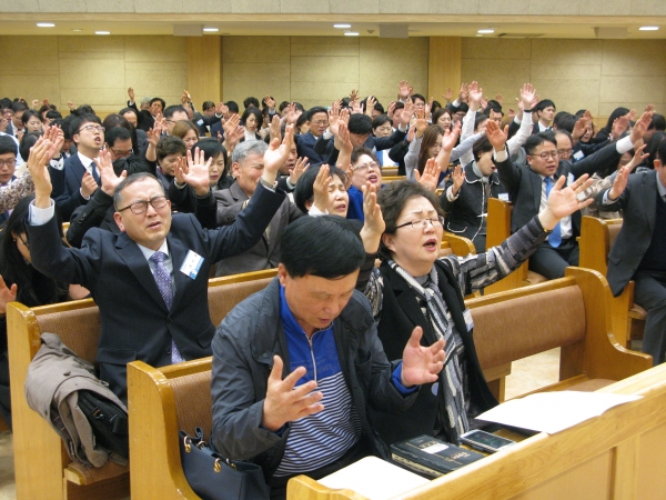 기도 기독교대한성결교회(총회장 여성삼 목사, 이하 기성)가 3일 낮 한우리교회(담임 윤창용 목사)에서 목사안수자들을 위한 '제110년차 성결인대회'를 개최하고, 목회를 준비하는 이들의 결의를 다지는 시간을 마련했다.