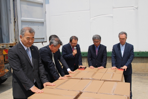 지난 14일, 대한성서공회 반포센터(경기도 용인시 소재)에서 백양로교회(담임 김태영 목사)의 후원으로 르완다에 키냐르완다어 성경 11,080부를 기증하는 예식이 열렸다.