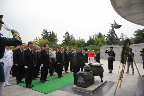 광림교회 군선교위원회에서 주관하는 '6.25전쟁 67주년 기념 애국기도회'가 지난 24일 오전 9시 30분 국립현충원에서 광림교회 장로회, 남녀선교회, 실업인선교회, 고넬료선교회 회원 등 80여 명이 참석한 가운데 열렸다.