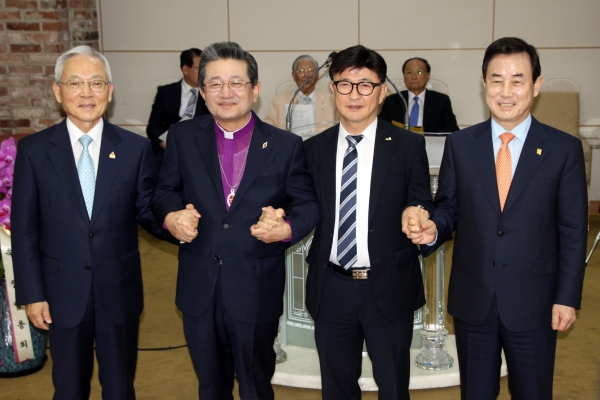 한기연 임시조직을 이끌 수장 4인. 좌로부터 이성희 예장통합 총회장, 전명구 기감 감독회장, 정서영 한교연 대표회장, 김선규 예장합동 총회장.