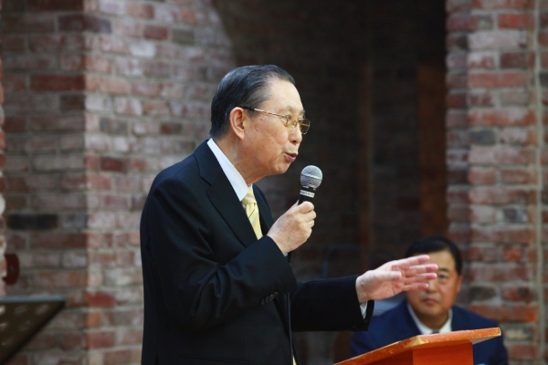 이종윤 목사(한국군선교신학회 회장·서울교회 원로)