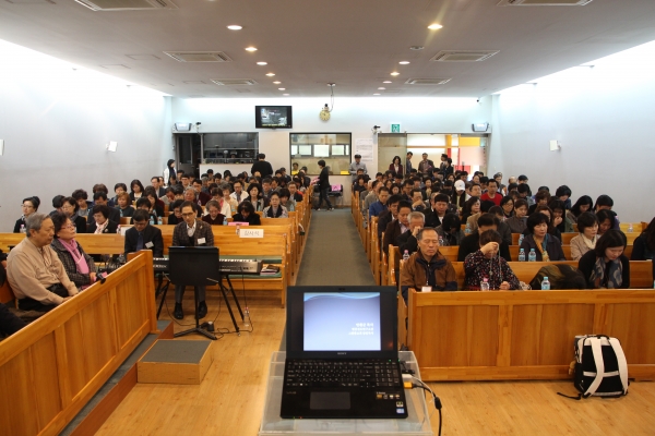 예수부활의 합리성과 역사적 신뢰성을 검증하는 컨퍼런스가 열렸다. 지난 10월 28일 서울 강서구에 위치한 큰나무교회에서 열린 제6회 기독교변증컨퍼런스의 주제는 