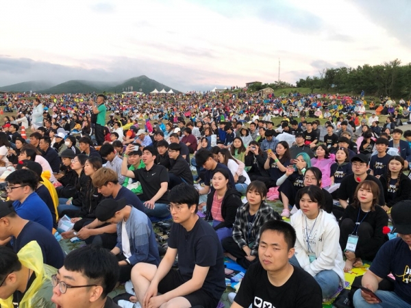 한국CCC와 제주 교계가 공동으로 개최한 ‘EXPLO2018 제주선교대회’가 6월 29일 제주도 새별오름에서 드린 헌신예배를 끝으로 4박 5일간의 대장정을 마무리했다.