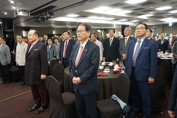 '문재인 하야 국가원로회의'에는 교계 원로들도 참여했다. 항상 전광훈 목사와 함께 하며 후원하고 있는 길자연 목사, 지덕 목사, 이용규 목사, 이용도 목사 등이 보인다.