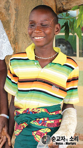 순교자의 소리-나이지리아 기독교인 소년, 자신을 불구로 만든 보코하람 대원 용서해