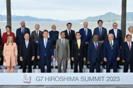 20일 주요 7개국(G7) 정상회의가 열리고 있는 히로시마 그랜드프린스호텔에서 G7 회원국 및 초청국 정상들이 기념촬영하고 있는 모습. (사진=일본 외무성