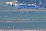 전 세계에서 난민 자격으로 살고 있는 탈북민이 260명이라고 유엔 난민기구(UNHCR)가 밝혔다. 사진은 18일 오후 경기 파주시 오두산 통일전망대에서 바라본 북한 황해북도 개풍군 일대 모습.