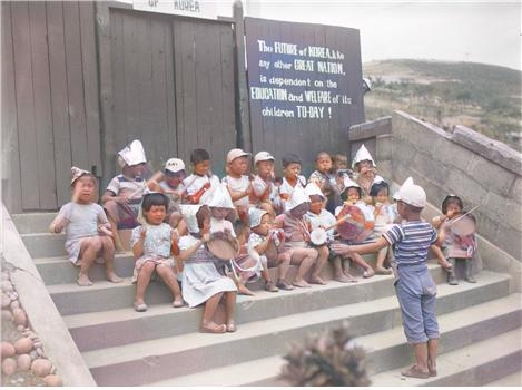 한국정직운동본부·송촌장로교회 한국 전쟁 관련 사진전 개최