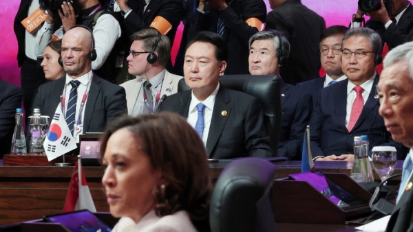 윤석열 대통령이 7일(현지시간) 자카르타 컨벤션 센터(JCC)에서 열린 동아시아정상회의(EAS)에 참석해 있다.