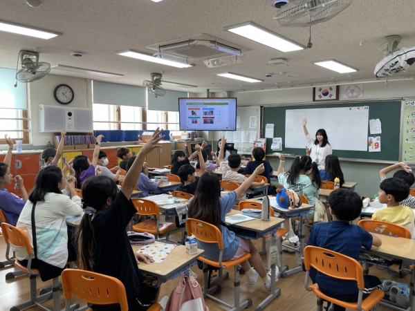 굿네이버스 경기남부지부는 동탄초등학교와 함께 올 하반기 ‘초등 국제교류 프로그램' 활동을 성황리에 마쳤다