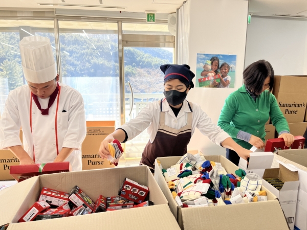 (주)네패스이앤씨 사마리안퍼스 코리아 OCC선물상자 패킹파티 진행