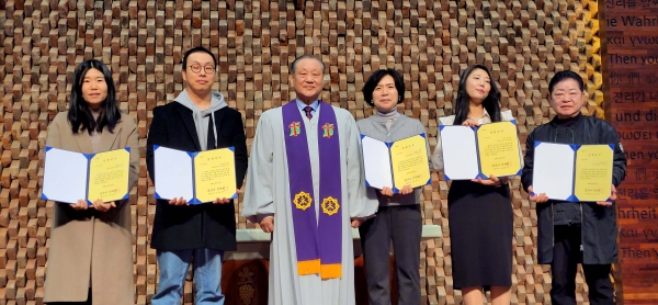 호산나장학회 한일장신대 재학생들에게 장학금 전달