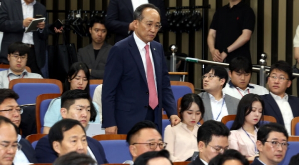 추경호 국민의힘 원내대표가 17일 오전 서울 여의도 국회에서 열린 의원총회에 참석하고 있다. ⓒ뉴시스