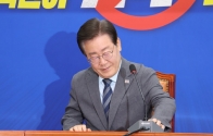 이재명 더불어민주당 대표가 24일 서울 여의도 국회에서 당대표 사퇴 기자회견을 하고 있다. ⓒ뉴시스