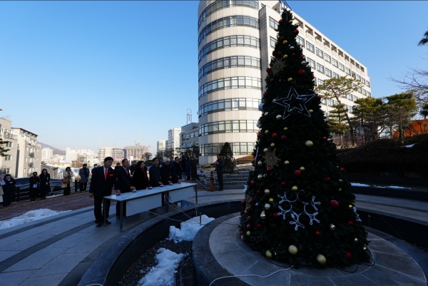 한세대학교 여의도순복음교회 안수집사회와 성탄트리 점등식 개최