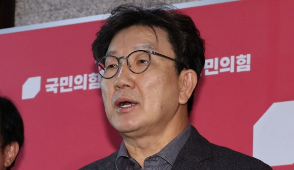 권성동 국민의힘 원내대표가 15일 오후 서울 여의도 국회에서 브리핑을 하고 있다. ⓒ뉴시스