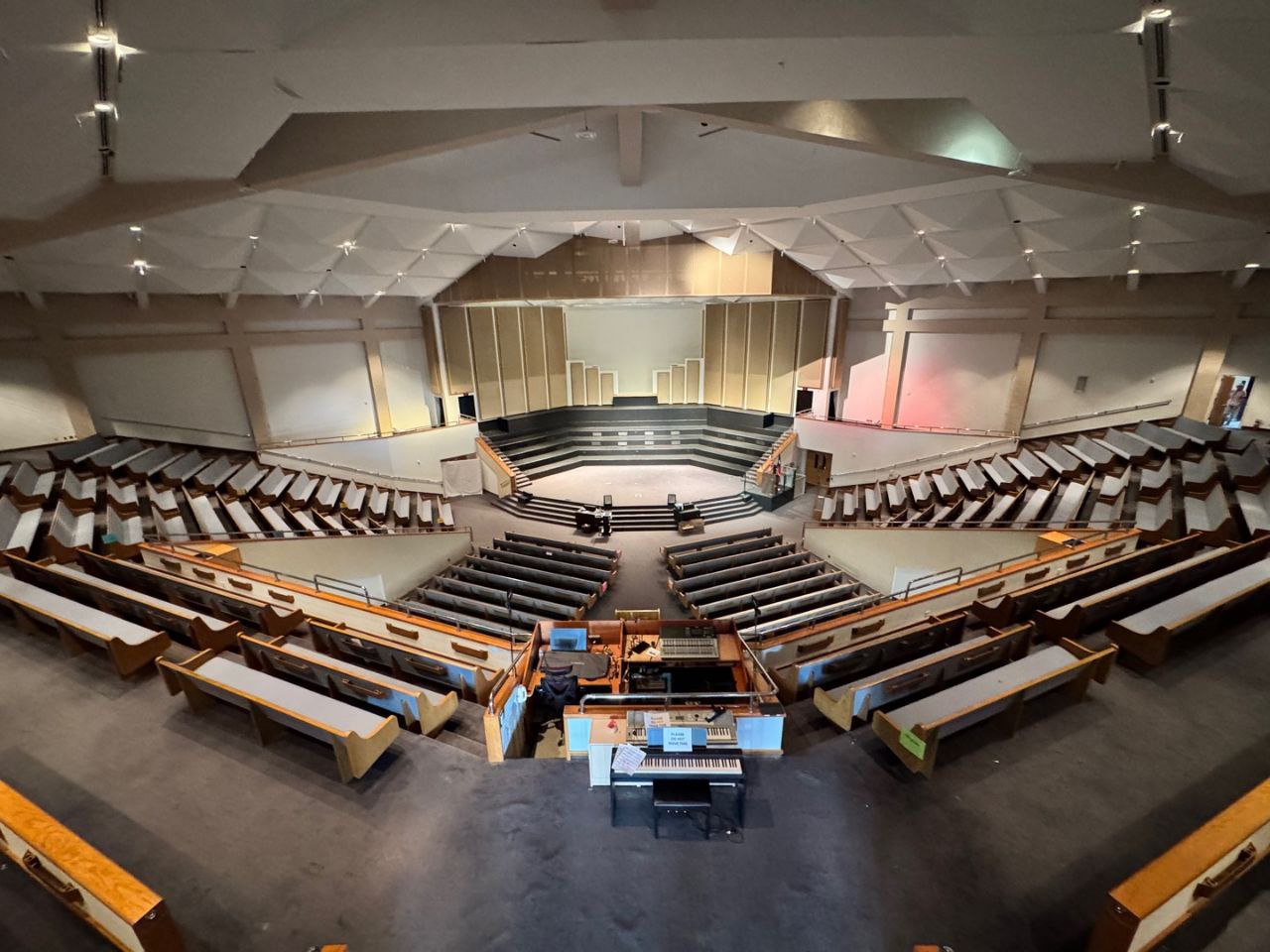 달라스큰나무교회 새성전