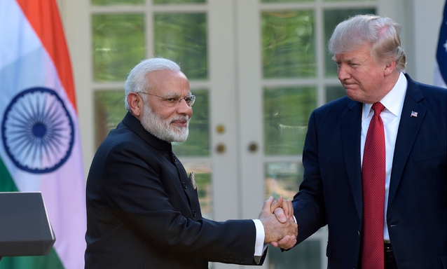 나렌드라 모디 인도 총리(왼쪽)와 트럼프 미국 대통령