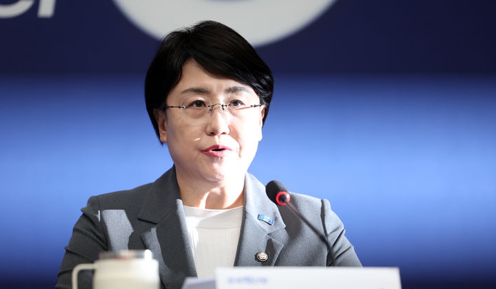 김선민 조국혁신당 대표 권한대행 등 지도부가 5일 서울 여의도 국회에서 당내 성비위 및 직장 내 괴롭힘 사건과 관련해 발언하고 있다. 