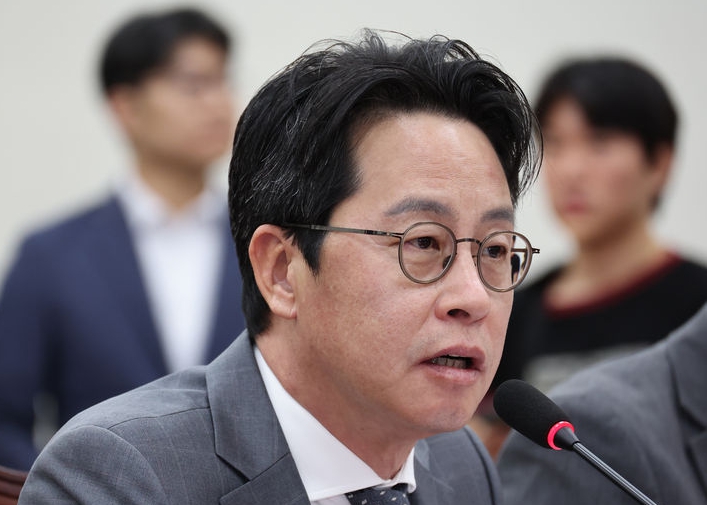  조좌진 롯데카드 대표이사가 23일 오전 서울 여의도 국회에서 열린 '국민의힘 정무위원회, 롯데카드 개인정보 유출사태 피해자 보호 방안 및 재발방지 대책 간담회'에서 발언을 하고 있다. 