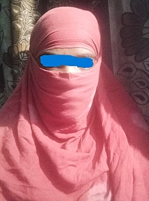 기독교 신앙을 가졌다는 이유로 성폭행 피해를 입은 여성의 모습