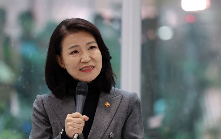 이진숙 방송통신위원장이 28일 오전 서울 여의도 국회 소통관 로비에서 방송미디어통신위원회 설치법 관련 기자회견을 하고 있다. ⓒ뉴시스