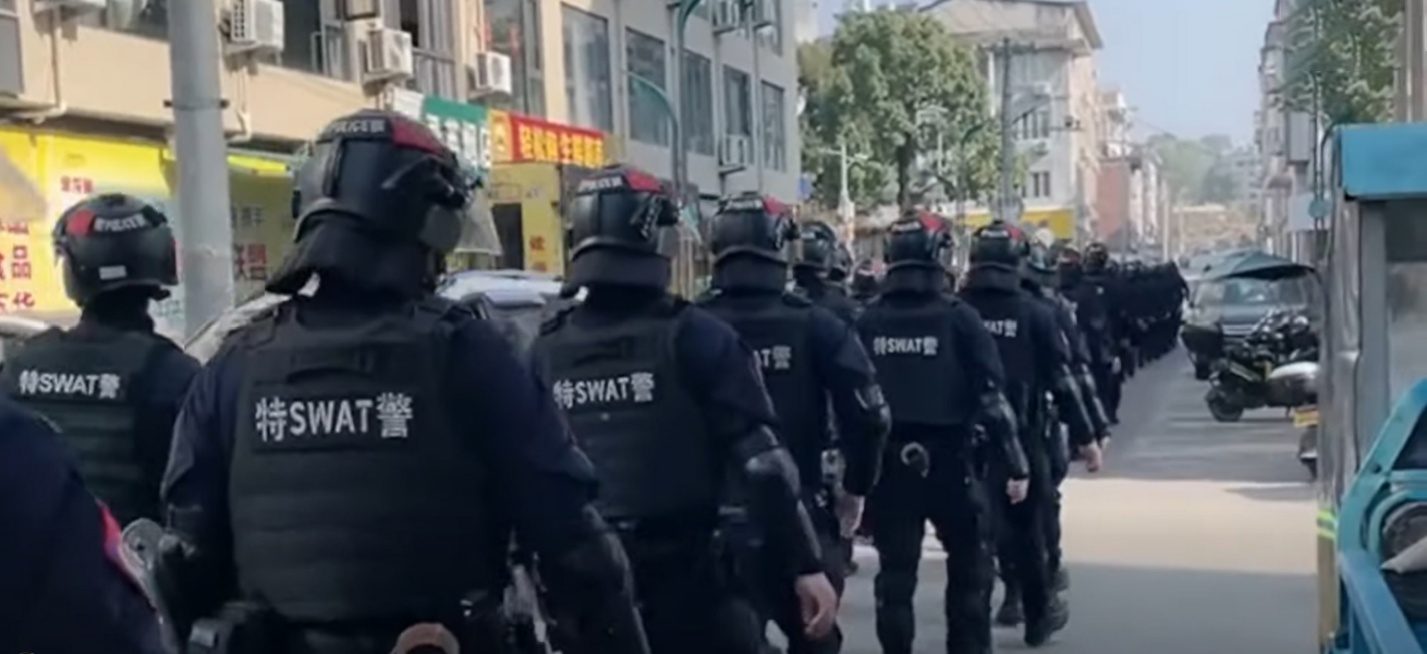 지난해 12월 15일, 1,000명이 넘는 경찰과 공안 요원들이 야양 교회를 급습했다.