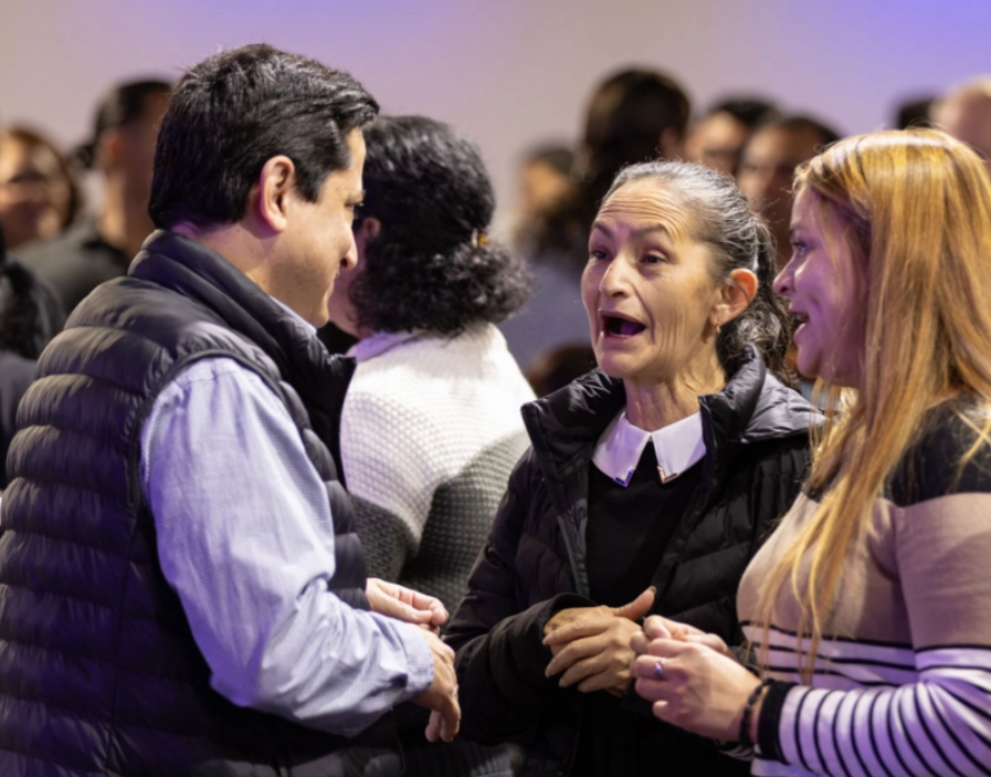 BGEA가 주최한 하루 일정의 콘퍼런스 ‘유니도스(Unidos)’를 위해 미국 전역 네 개 도시에서 수백 명의 히스패닉 목회자와 기독교 지도자들이 한자리에 모인 모습