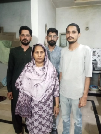 법원 명령에도 불구하고 파키스탄 국가 데이터베이스에서 기독교 신분을 인정받지 못한 나심 비비와 그녀의 아들들