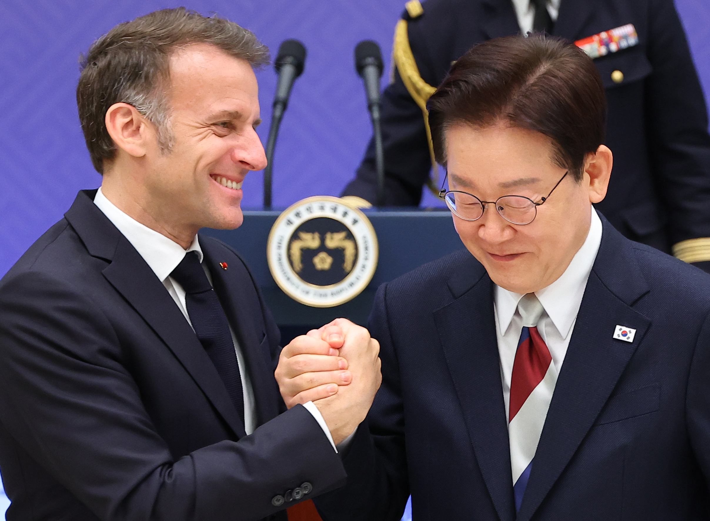 이재명 대통령과 에마뉘엘 마크롱 프랑스 대통령