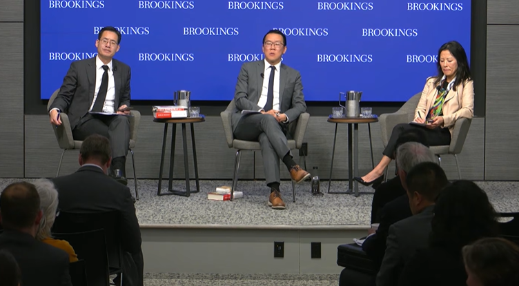 지난 27일 브루킹스연구소 토론회에 참석한 이들은 북한이 기독교의 구원 서사를 도용해 주민들을 세뇌해온 추악한 실상을 조목조목 비판했다. (오른쪽부터) 정 박 전 차관보, 조너선 청 지국장.