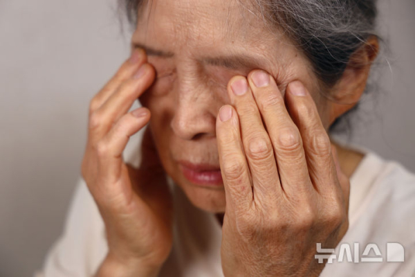 오후에 눈꺼풀 처지고 복시 나타나면 중증근무력증 의심