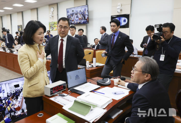 국감 2주차 李대통령 재판·이진숙 제척 정면충돌
