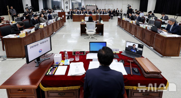 11개 상임위 국감…공소청·ETF 쟁점 충돌