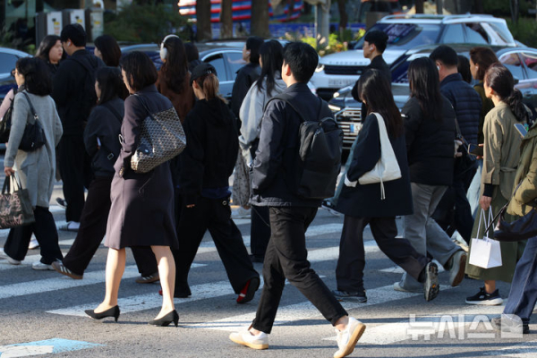 27일 전국 강풍 특보 가능성…밤부터 찬 공기 남하