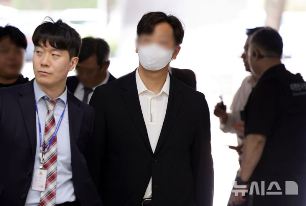 신천지 60억 횡령 혐의 고동안 첫 재판서 부인
