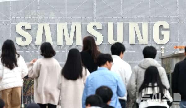 삼성전자 분기 영업익 107조 돌파에도 주가 4% 급락